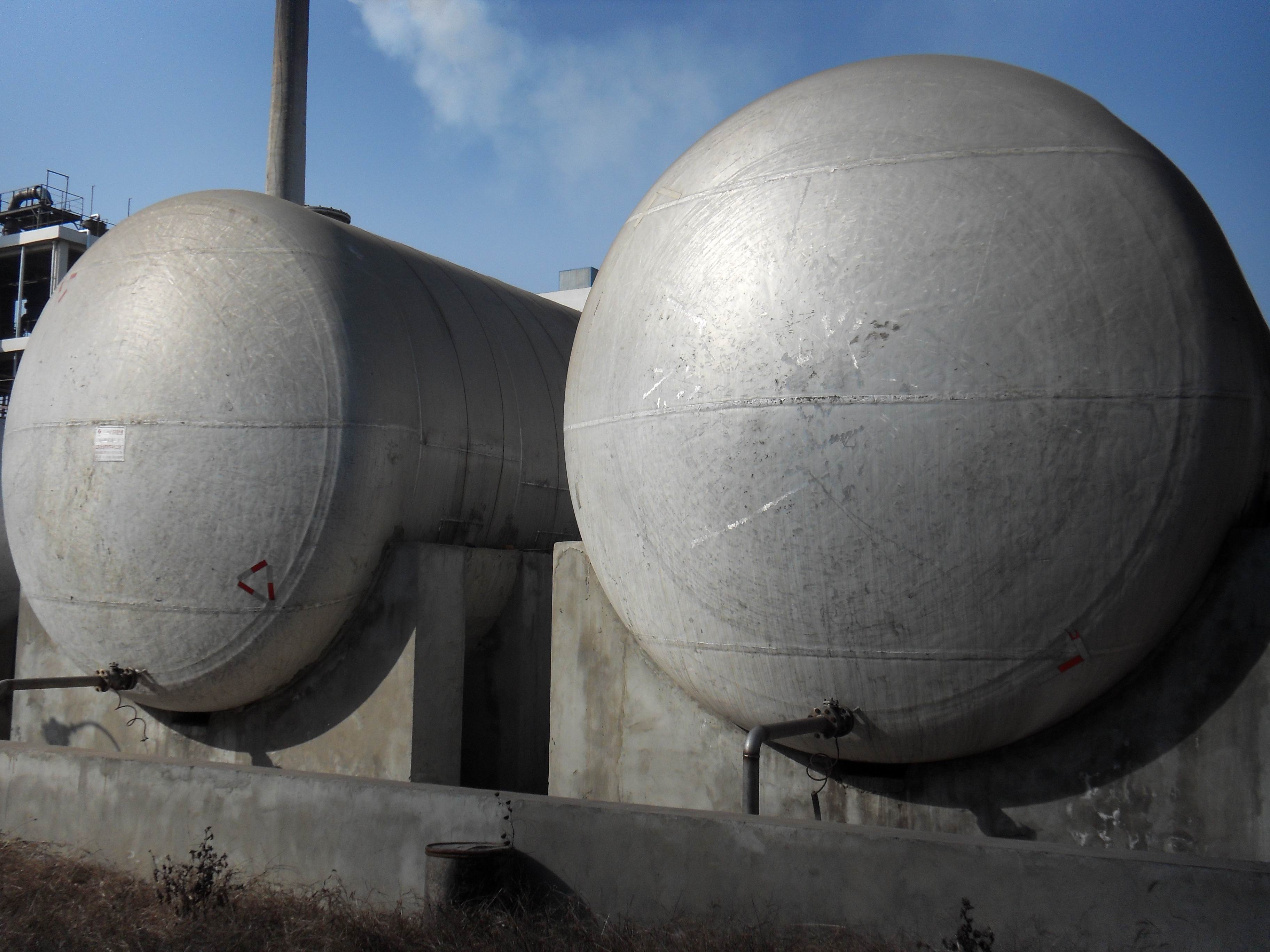 八(ba)一化工360立方硝酸(suān)儲罐